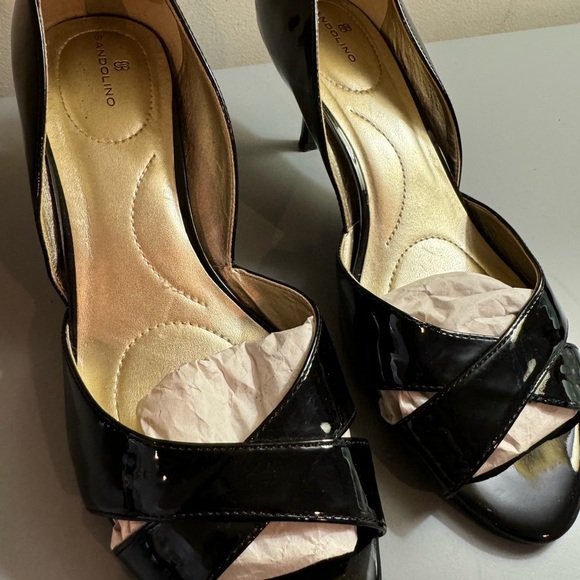 NEW BANDOLINO PATENT LEATHER PEEP TOE HEELS - Picture 7 of 9